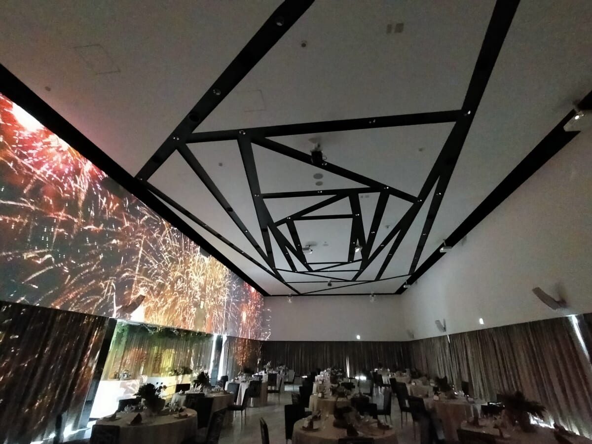 ホワイトハウス伊万里 - 株式会社インターメディア